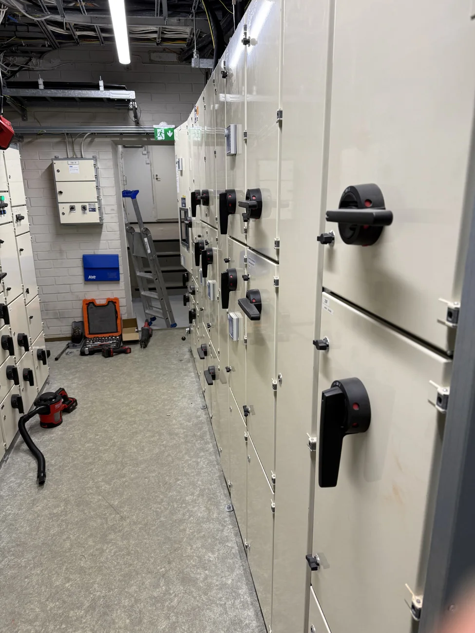 Sähköjärjestelmän kartoitukset ja optimointi